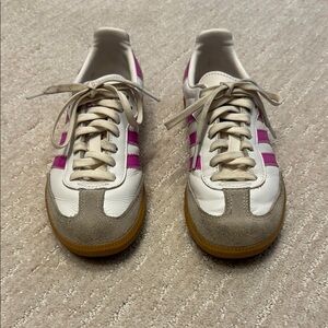 Adidas Sneakers in White and Pink